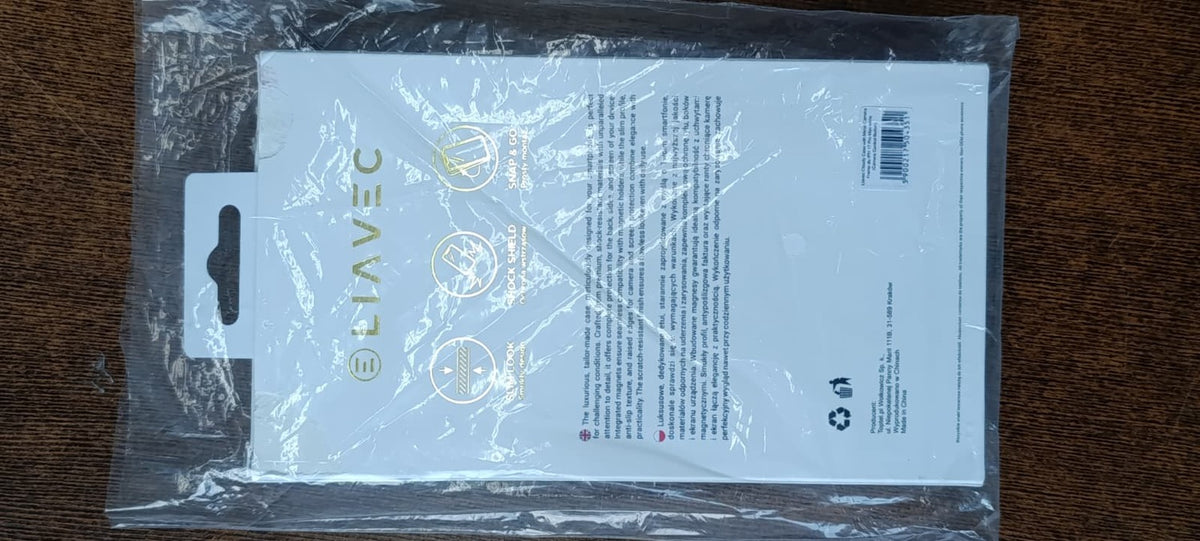 Husa Liavec Cloudy cu Metal Camera Frame pentru iPhone 17 Pro Max Alb Control Button) (Damaged Packaging)